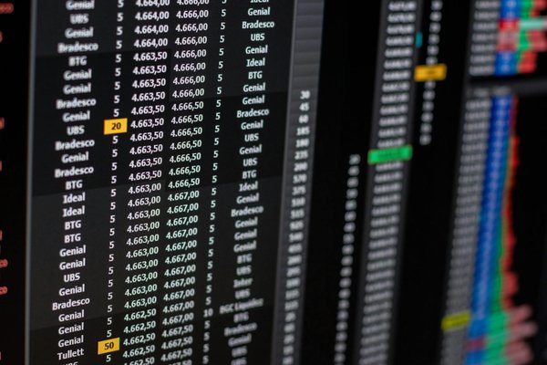 Certificat d'urbanisme et cessions de terrains : guide essentiel